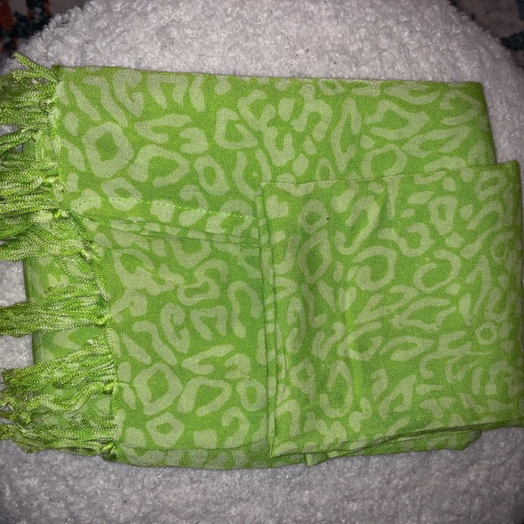 SOLD!! Lime green cheetah print scarf - Picture 6 of 6